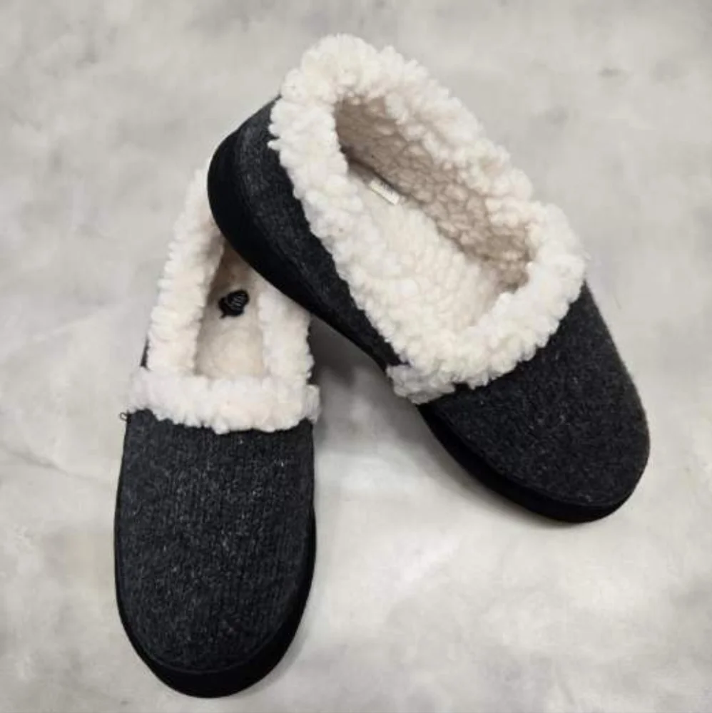 Acorn Black/Gray Knit slip on with Faux Fur Slippers. Hard sole, Size 6.5/7.5 - Picture 1 of 7